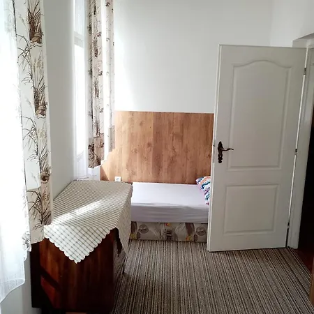 - Močidlec *